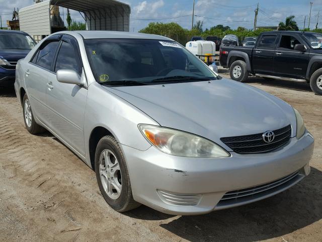 4T1BE32K53U208555 - 2003 TOYOTA CAMRY LE ვერცხლისფერი ფოტო 1