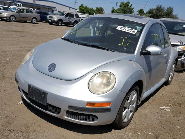 3VWRG31C07M509250 - 2007 VOLKSWAGEN NEW BEETLE SILVER photo 2