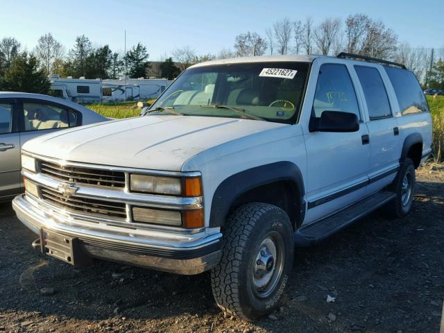 1GNGK26J9XJ480636 - 1999 CHEVROLET SUBURBAN K WHITE photo 2