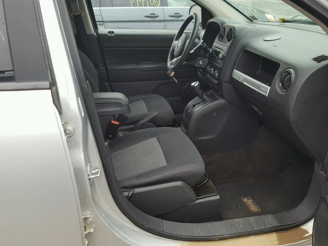 1C4NJDBB8ED593003 - 2014 JEEP COMPASS SP 银色 照片 5