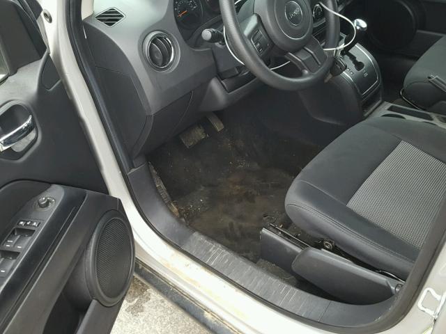 1C4NJDBB8ED593003 - 2014 JEEP COMPASS SP 银色 照片 9