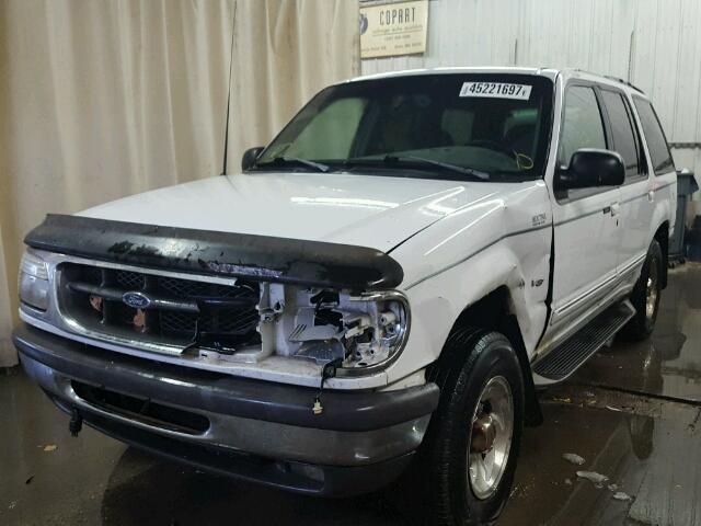 1FMZU35P6WZB97081 - 1998 FORD EXPLORER WHITE photo 2