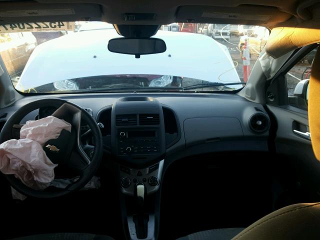 1G1JA6SH3C4163481 - 2012 CHEVROLET SONIC LS 白色 照片 9