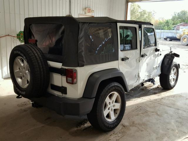 1C4BJWDG8FL627200 - 2015 JEEP WRANGLER U WHITE photo 4