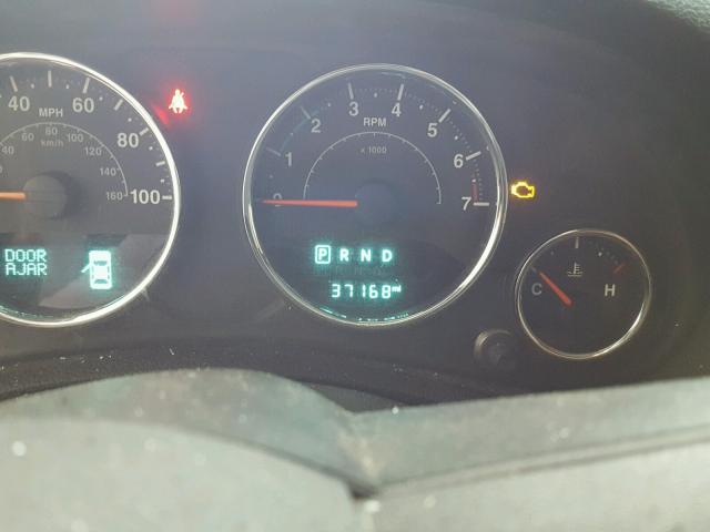 1C4BJWDG8FL627200 - 2015 JEEP WRANGLER U WHITE photo 8