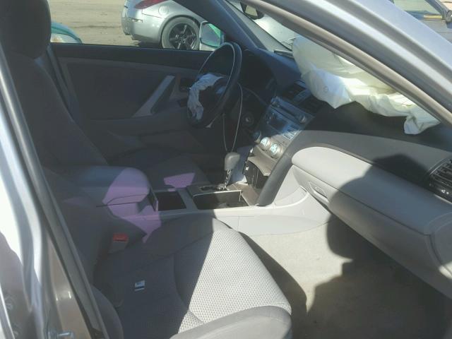 4T1BE46K29U850983 - 2009 TOYOTA CAMRY BASE ნაცრისფერი ფოტო 5