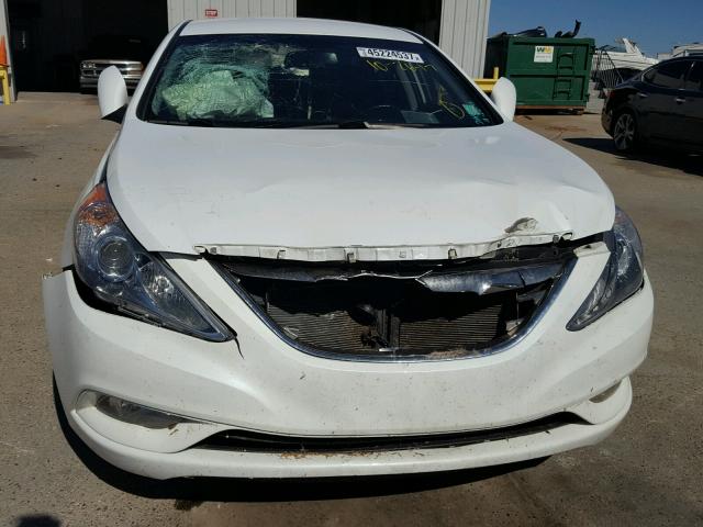 5NPEC4AC5CH419997 - 2012 HYUNDAI SONATA SE WHITE photo 9