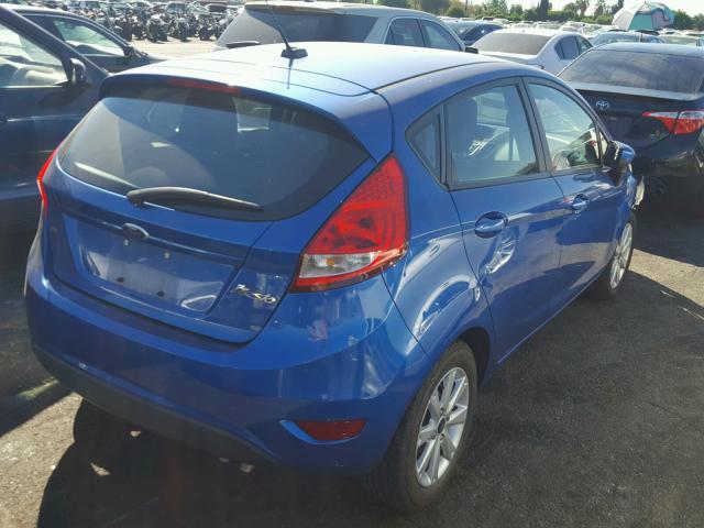 3FADP4EJ8BM137988 - 2011 FORD FIESTA SE BLUE photo 4