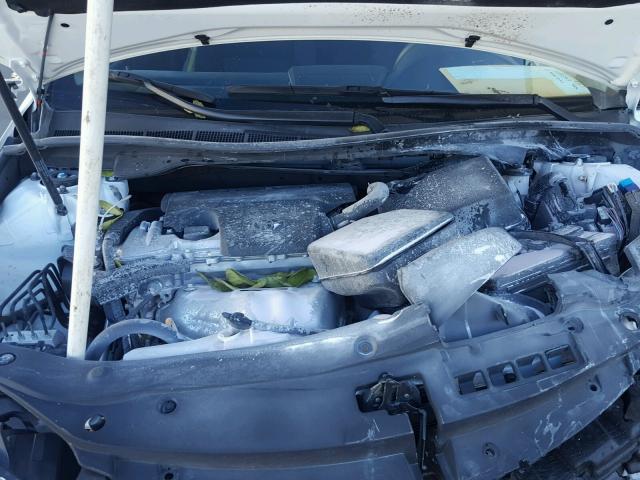 4T1BF1FK0HU420332 - 2017 TOYOTA CAMRY LE WHITE photo 7