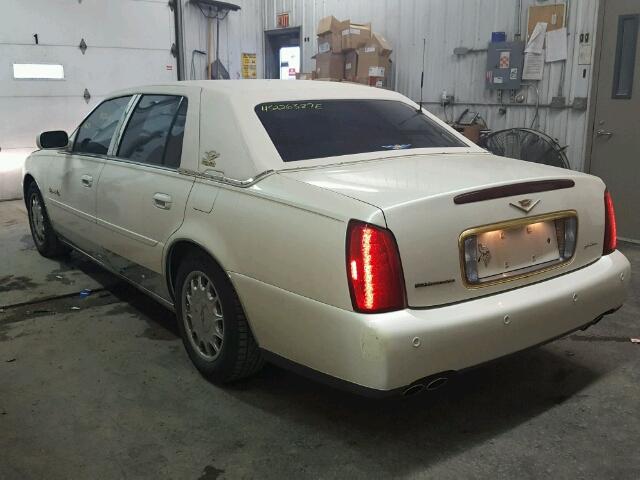 1G6KD57Y82U174029 - 2002 CADILLAC DEVILLE WHITE photo 3