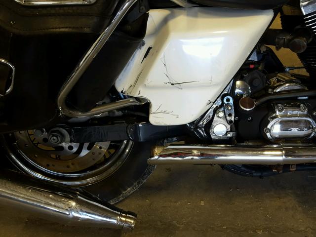 1HD1FRW1X4Y731810 - 2004 HARLEY-DAVIDSON FLHRCI WHITE photo 9