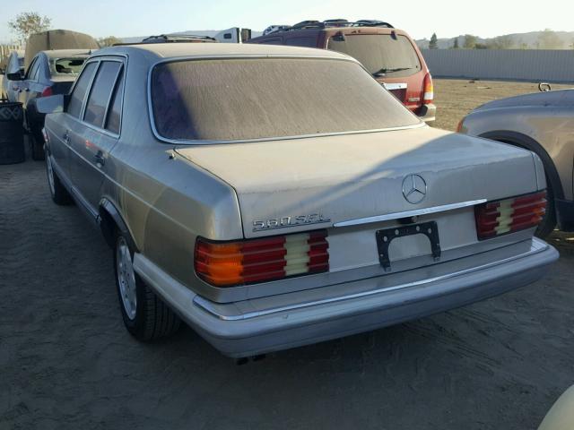 WDBCA25D6LA555159 - 1990 MERCEDES-BENZ 300 SEL SILVER photo 3