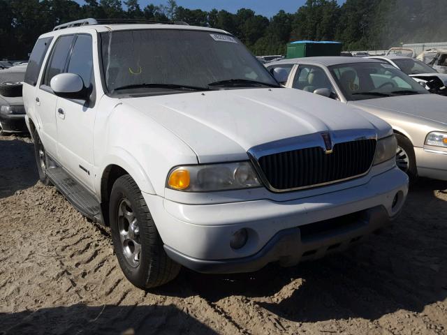 5LMEU27A1YLJ23023 - 2000 LINCOLN NAVIGATOR WHITE photo 1