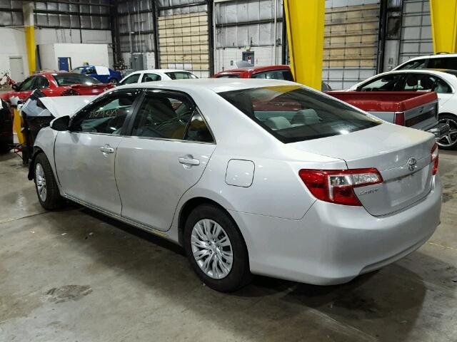 4T4BF1FK9CR161418 - 2012 TOYOTA CAMRY BASE SILVER photo 3
