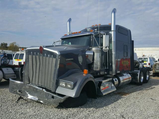 1XKWD49X1HJ169993 - 2017 KENWORTH CONSTRUCTI GRAY photo 2