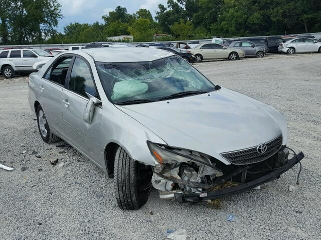 JTDBE32K420026372 - 2002 TOYOTA CAMRY LE ვერცხლისფერი ფოტო 1