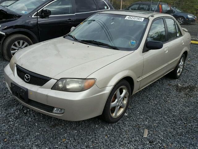 JM1BJ225620496936 - 2002 MAZDA PROTEGE DX BEIGE photo 2