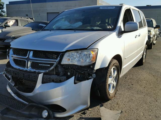 2D4RN5DG6BR660889 - 2011 DODGE GRAND CARA SILVER photo 2