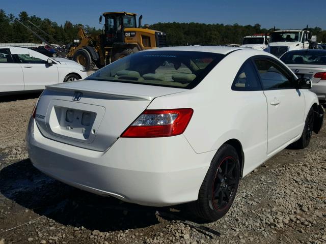 2HGFG12688H580636 - 2008 HONDA CIVIC LX WHITE photo 4