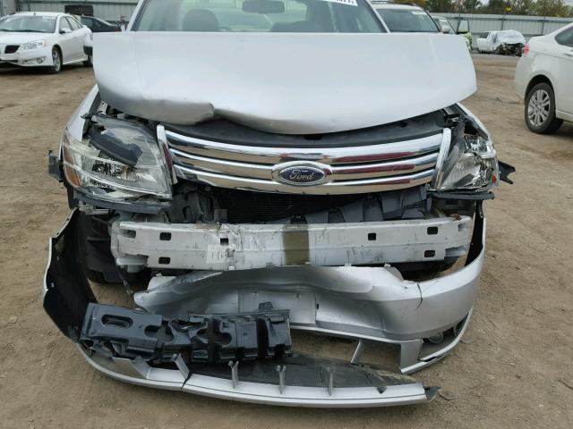 1FAHP24W79G107677 - 2009 FORD TAURUS SEL SILVER photo 9