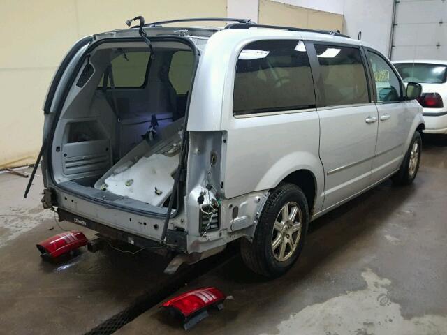 2A8HR54129R676454 - 2009 CHRYSLER TOWN & COU Gümüş foto 4