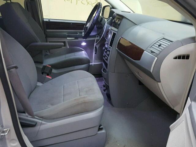 2A8HR54129R676454 - 2009 CHRYSLER TOWN & COU Gümüş foto 5