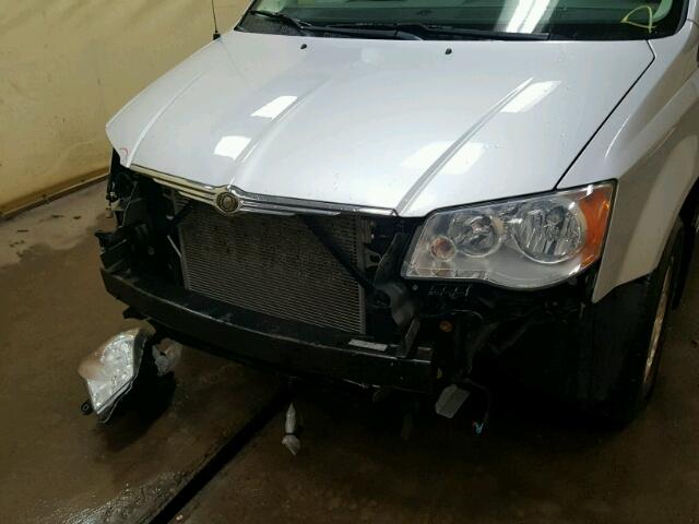 2A8HR54129R676454 - 2009 CHRYSLER TOWN & COU Gümüş foto 9