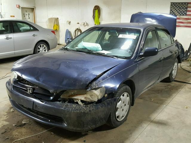 1HGCG5642YA003540 - 2000 HONDA ACCORD LX BLUE photo 2