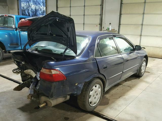 1HGCG5642YA003540 - 2000 HONDA ACCORD LX BLUE photo 4