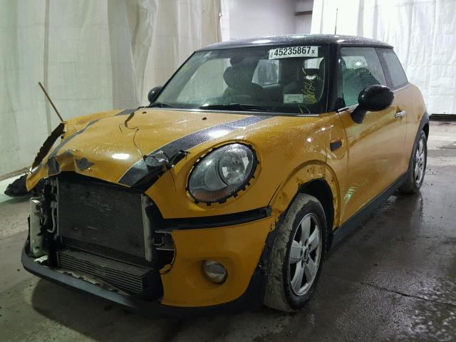 WMWXM5C51F3A04895 - 2015 MINI COOPER YELLOW photo 2