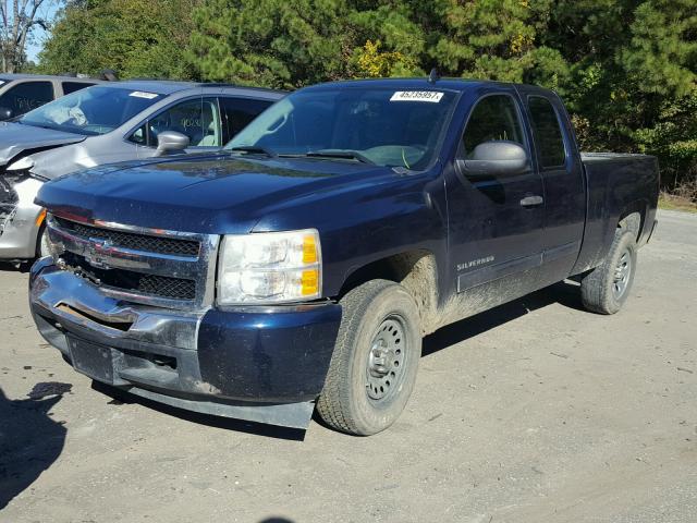 1GCSCSEA9AZ150148 - 2010 CHEVROLET SILVERADO BLUE photo 2