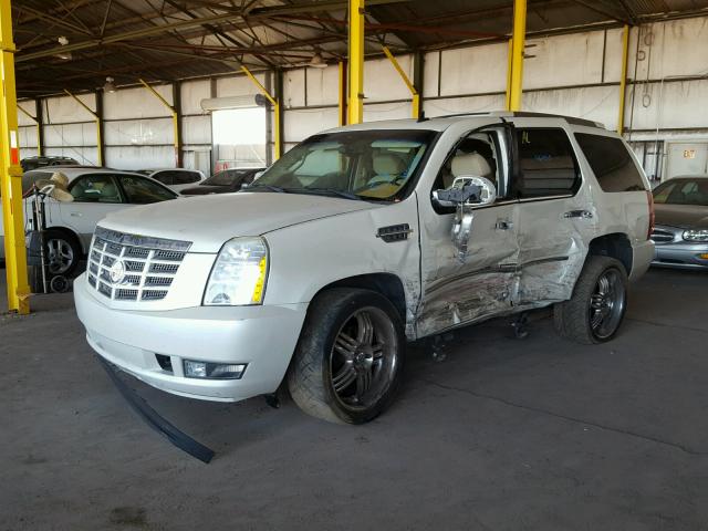 1GYFK63898R155897 - 2008 CADILLAC ESCALADE L WHITE photo 2