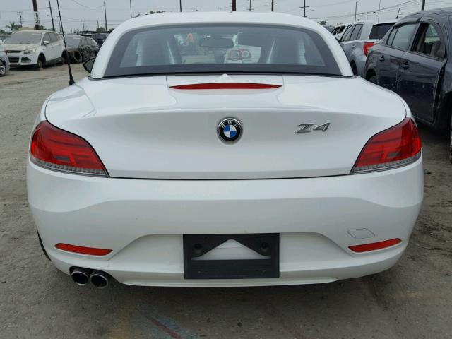 WBALL5C58EJ105635 - 2014 BMW Z4 SDRIVE2 WHITE photo 9
