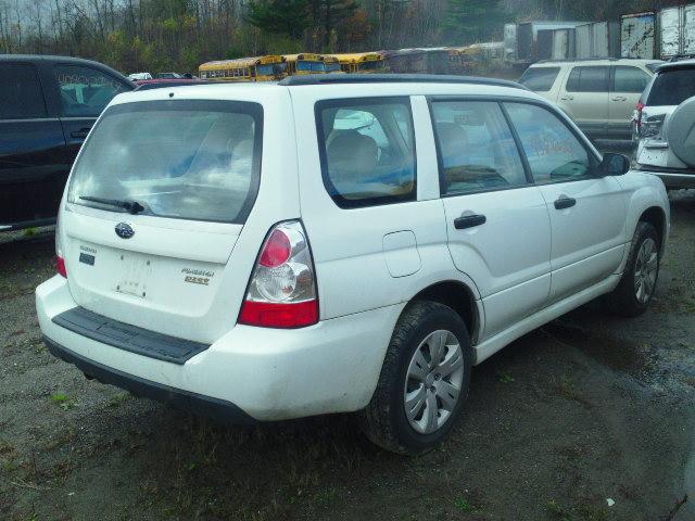 JF1SG63638H705241 - 2008 SUBARU FORESTER WHITE photo 4