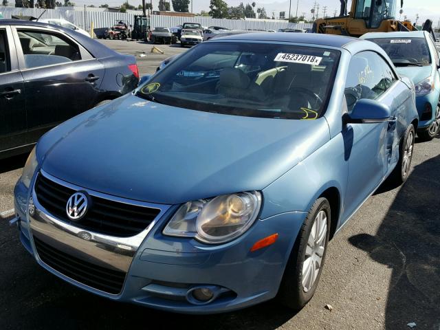 WVWBA71F27V004761 - 2007 VOLKSWAGEN EOS 2.0T BLUE photo 2