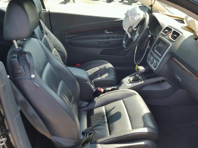 WVWFA71F78V015564 - 2008 VOLKSWAGEN EOS LUX 黑色 照片 5