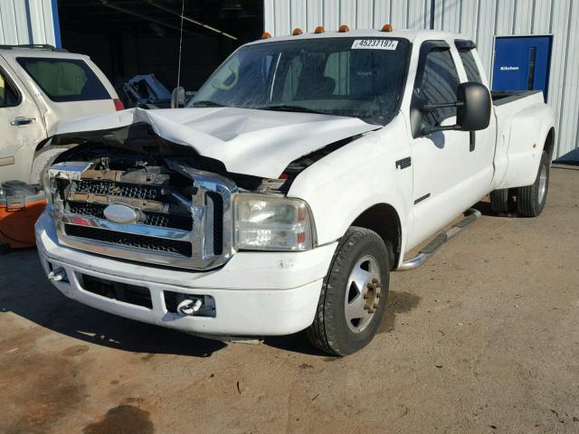 1FTWX32F31ED67844 - 2001 FORD F350 SUPER WHITE photo 2