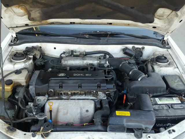 KMHJF35F4YU029129 - 2000 HYUNDAI ELANTRA WHITE photo 7