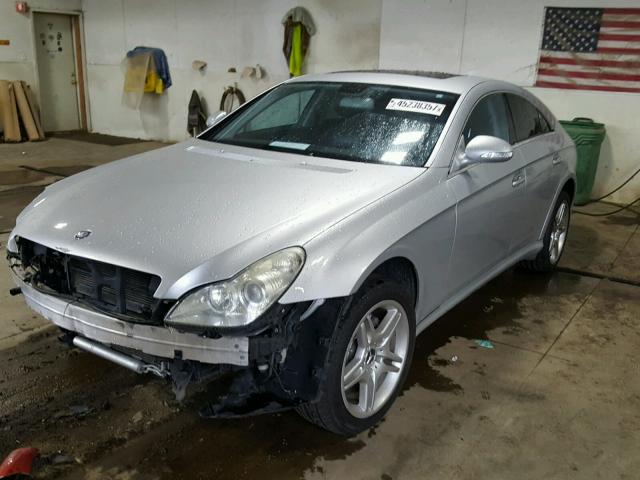 WDDDJ75X96A020382 - 2006 MERCEDES-BENZ CLS 500C SILVER photo 2