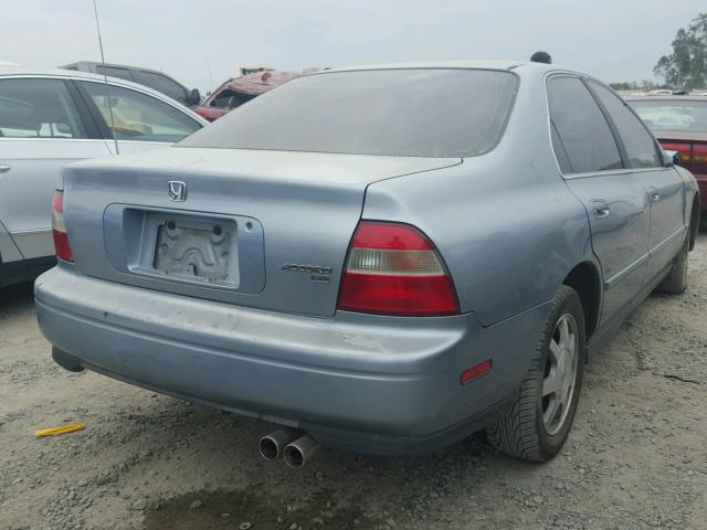 1HGCD5658SA044506 - 1995 HONDA ACCORD EX BLUE photo 4