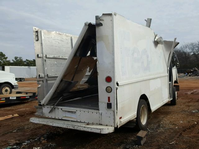 4UZA4FF45WC911613 - 1998 FREIGHTLINER CHASSIS WHITE photo 4