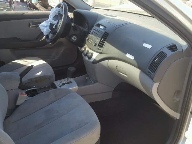 KMHDU46D29U718531 - 2009 HYUNDAI ELANTRA GL SILVER photo 5