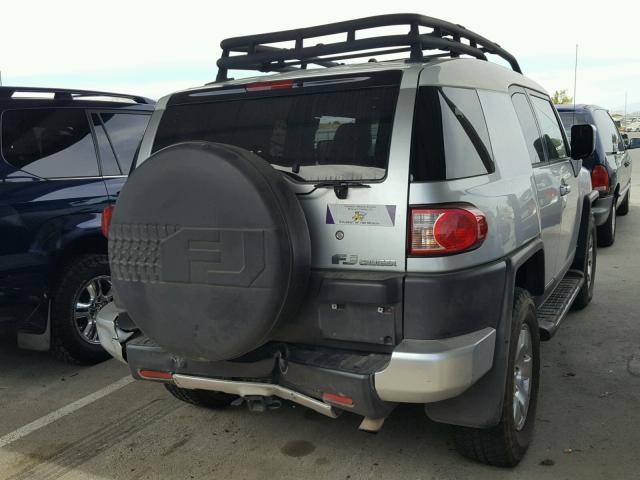 JTEBU11F570008607 - 2007 TOYOTA FJ CRUISER SILVER photo 4