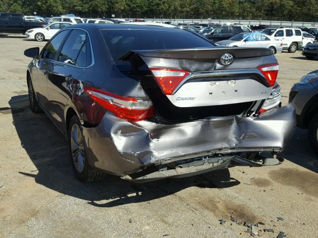 4T1BF1FKXFU951101 - 2015 TOYOTA CAMRY LE 灰色 照片 3