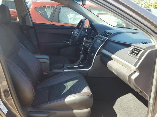 4T1BF1FKXFU951101 - 2015 TOYOTA CAMRY LE 灰色 照片 5