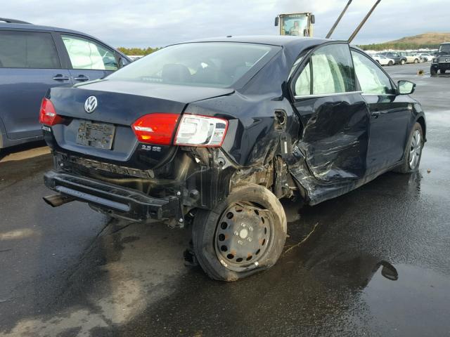 3VWDP7AJ6DM283162 - 2013 VOLKSWAGEN JETTA SE 黑色 照片 4