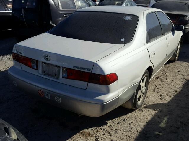 JT2BG22K010590175 - 2001 TOYOTA CAMRY CE WHITE photo 4