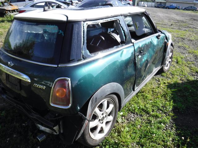 WMWMF3C56ATZ67198 - 2010 MINI COOPER GREEN photo 4