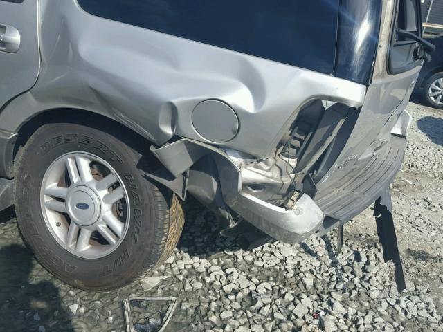 1FMRU15W24LA55774 - 2004 FORD EXPEDITION SILVER photo 9