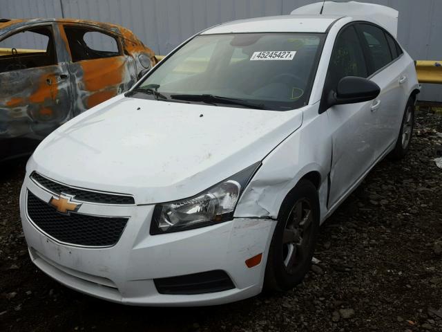 1G1PC5SB2D7107977 - 2013 CHEVROLET CRUZE LT WHITE photo 2